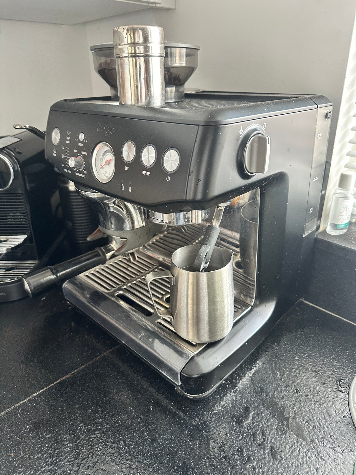 Sage Barista Express Impress Espressomachine, Witgoed en Apparatuur, Koffiezetapparaten, Ophalen, Afneembaar waterreservoir, Espresso apparaat