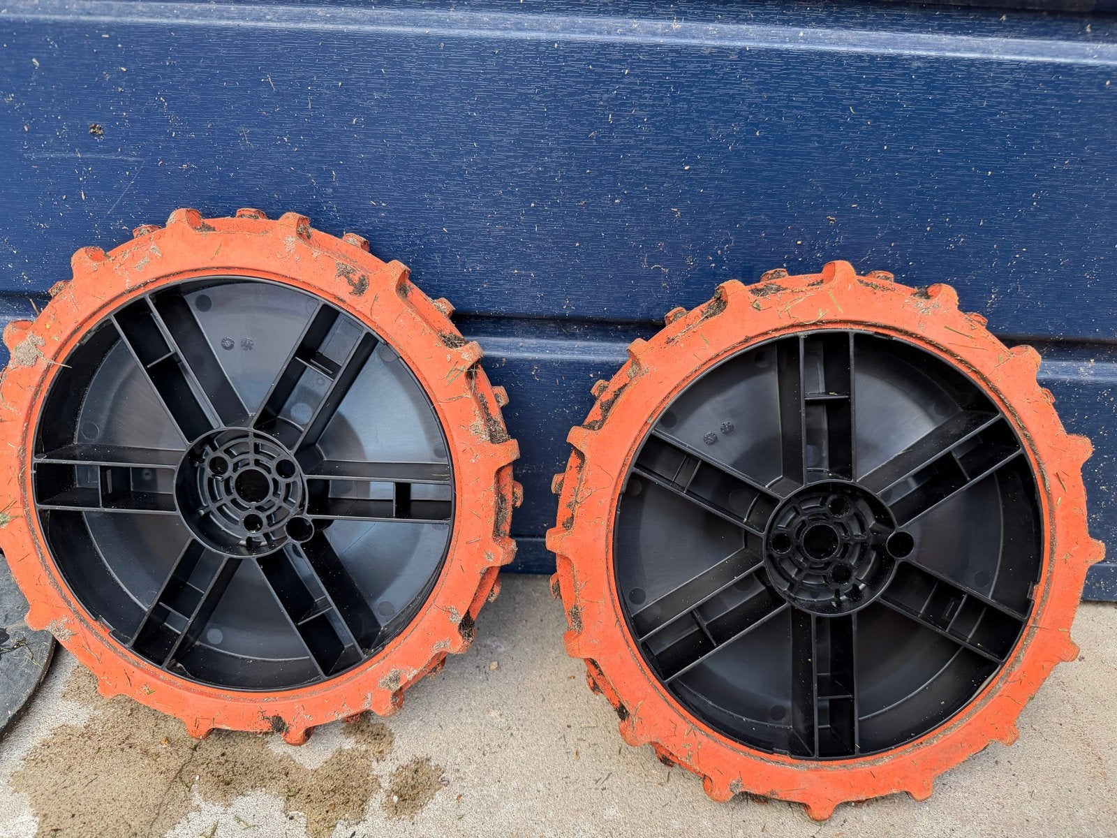 Navimow i105/i108 wielen - Set van 2, Cirkelmaaier, Gebruikt, Elektrische grasmaaier, Minder dan 30 cm