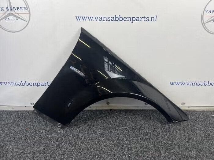 Scherm rechts-voor van een Mercedes C-Klasse (197), Ophalen of Verzenden, Gebruikt, Spatbord