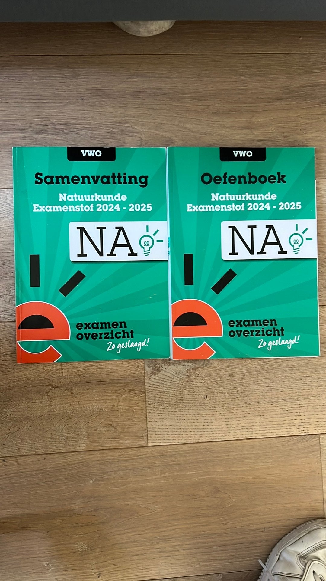 Natuurkunde vwo examenoverzicht samenvatting en oefenboek, Ophalen, Zo goed als nieuw, VWO, Natuurkunde