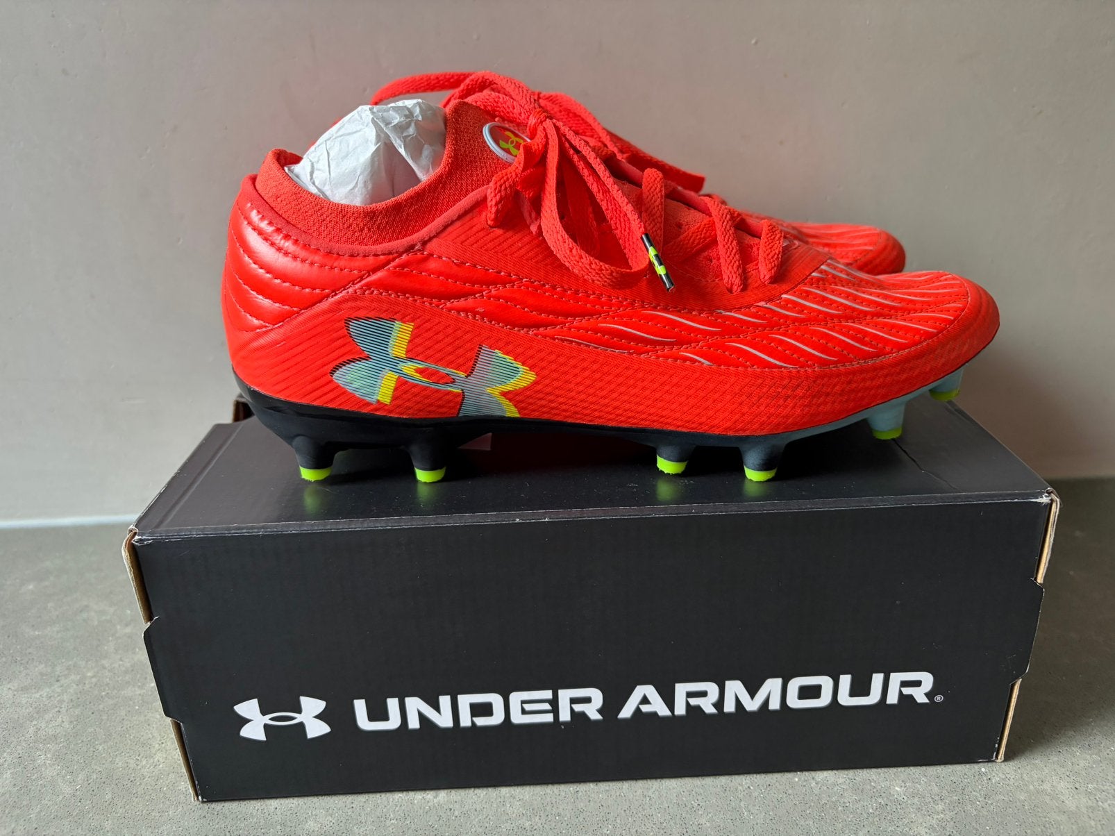 Nieuwe voetbalschoenen Under Armour, maat 38,5, Maat XS of kleiner, Ophalen of Verzenden, Zo goed als nieuw, Schoenen