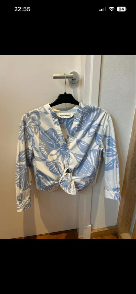 Zara blouse met blauw-wit bloemenpatroon, Ophalen of Verzenden, Zo goed als nieuw, Maat 36 (S), Blauw