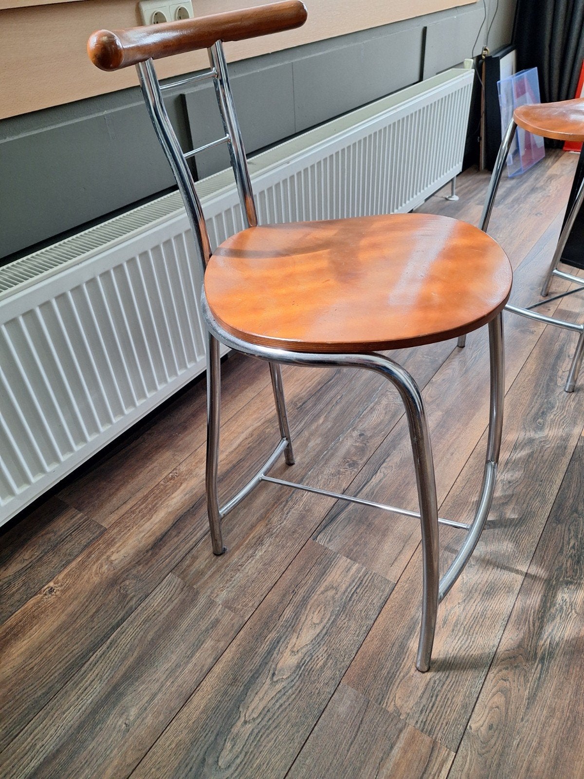 2 Strakke bar/keuken krukken - 89cm hoog, zithoogte 60cm, Huis en Inrichting, Ophalen, Gebruikt, 60 tot 90 cm, Hout