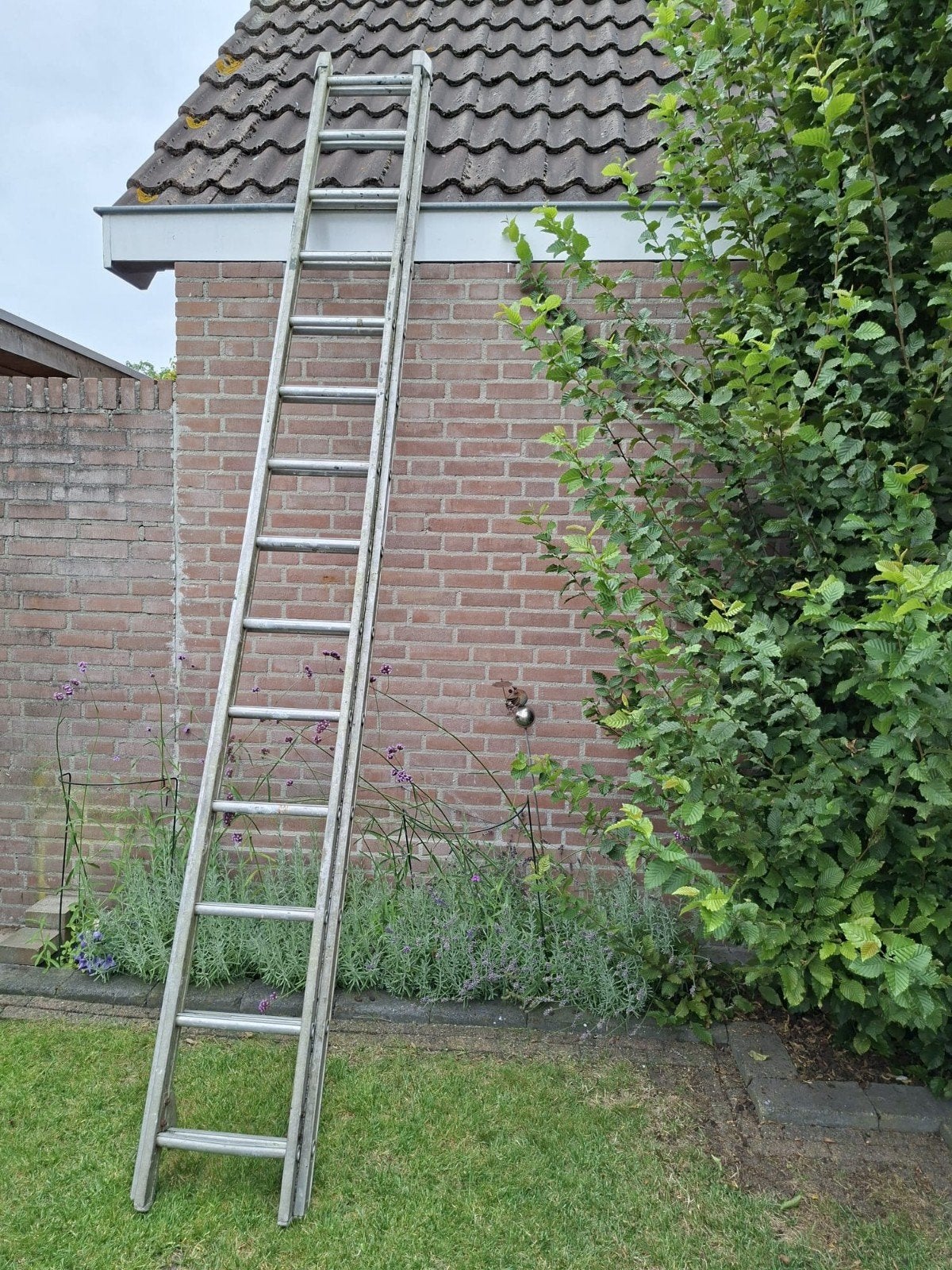 Stevige aluminium ladder - 2 tot 4 meter, Ophalen, Gebruikt, Ladder, Opvouwbaar of Inschuifbaar