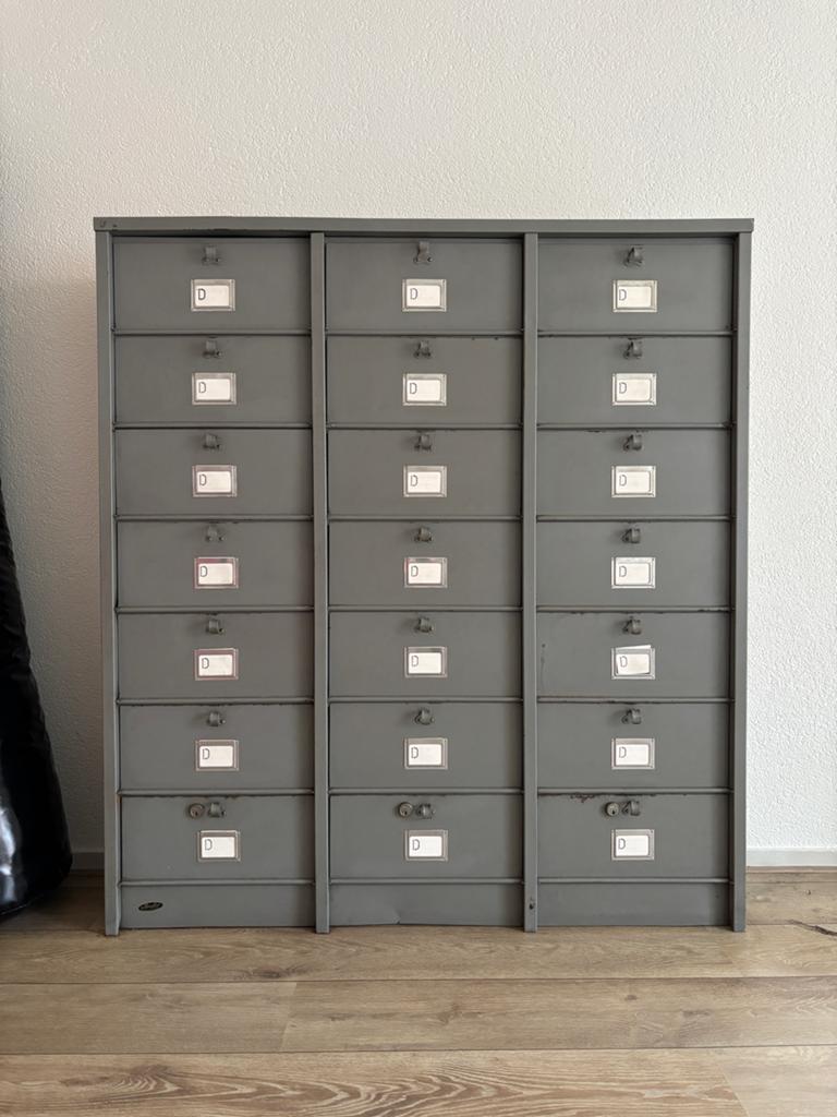 Vintage Archiefkast / Schoenenkast - Grijs Metaal, Huis en Inrichting, Kasten | Schoenenkasten, Ophalen, Gebruikt, Vintage