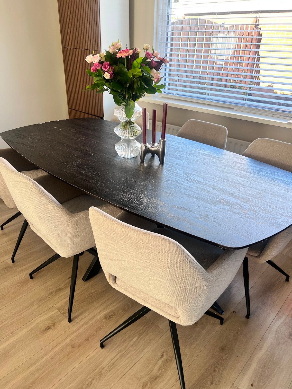Moderne Deens ovale eettafel met 6 draaibare stoelen, Huis en Inrichting, Tafels | Eettafels, Gebruikt, 100 tot 150 cm, Vijf personen of meer