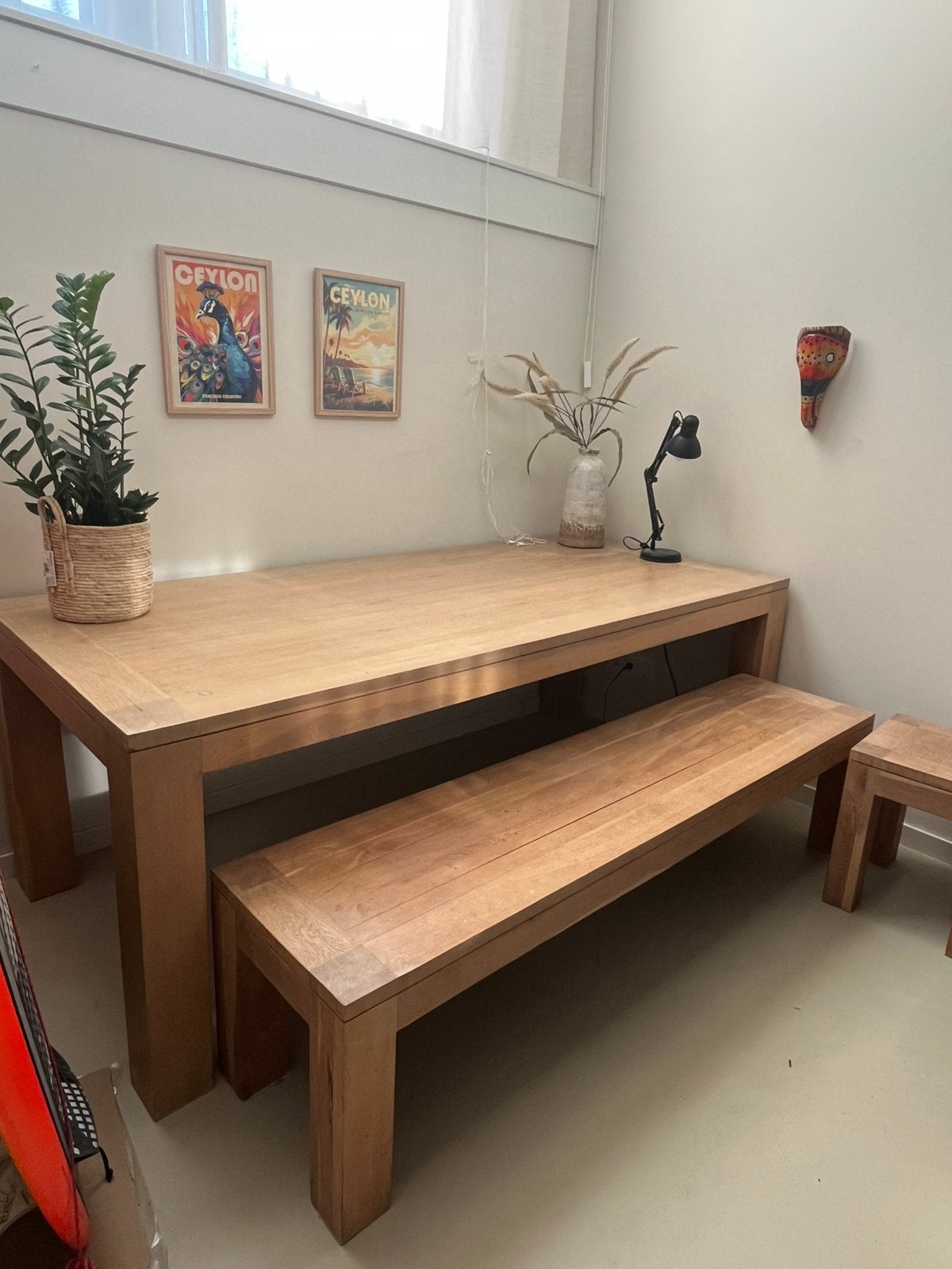 Foto 3 van Prachtige massief eiken eettafel met bankje en kruk