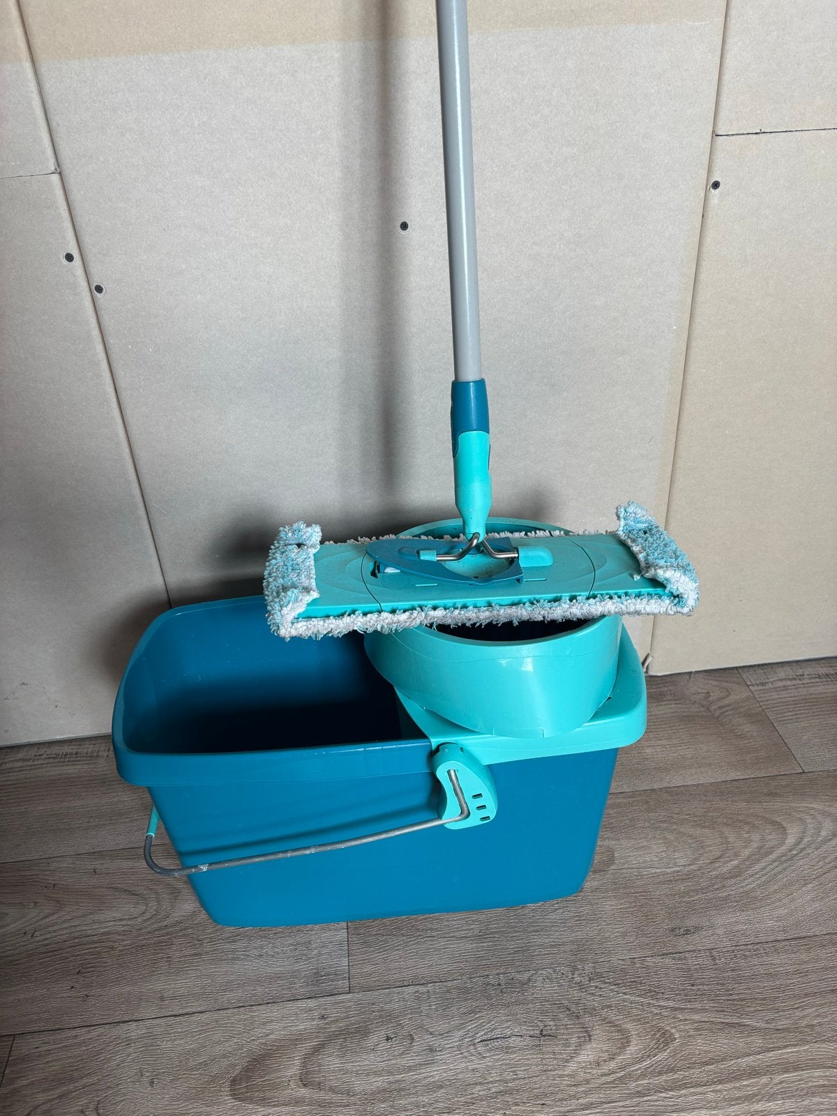 Leifheit dweilsysteem met emmer en wringer, Ophalen, Dweilemmer, -bak, of -wagen