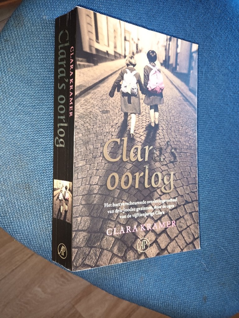 Kramer, Clara /	Clara's oorlog / De Arbeiderspers, Ophalen of Verzenden, Gelezen, Kramer, Clara, Nederland
