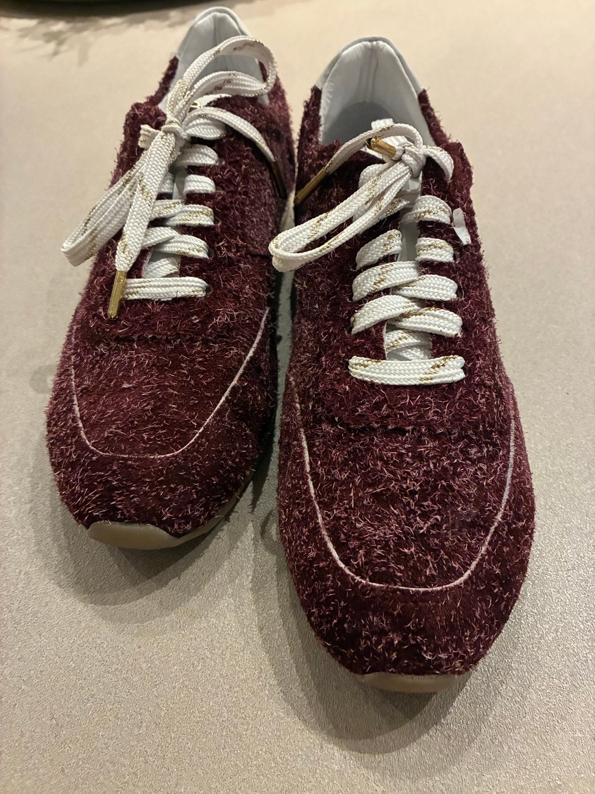 Prachtige burgundy Babouche Sneakers Maat 37 - nieuw, Ophalen of Verzenden, Nieuw, Rood, Sneakers of Gympen