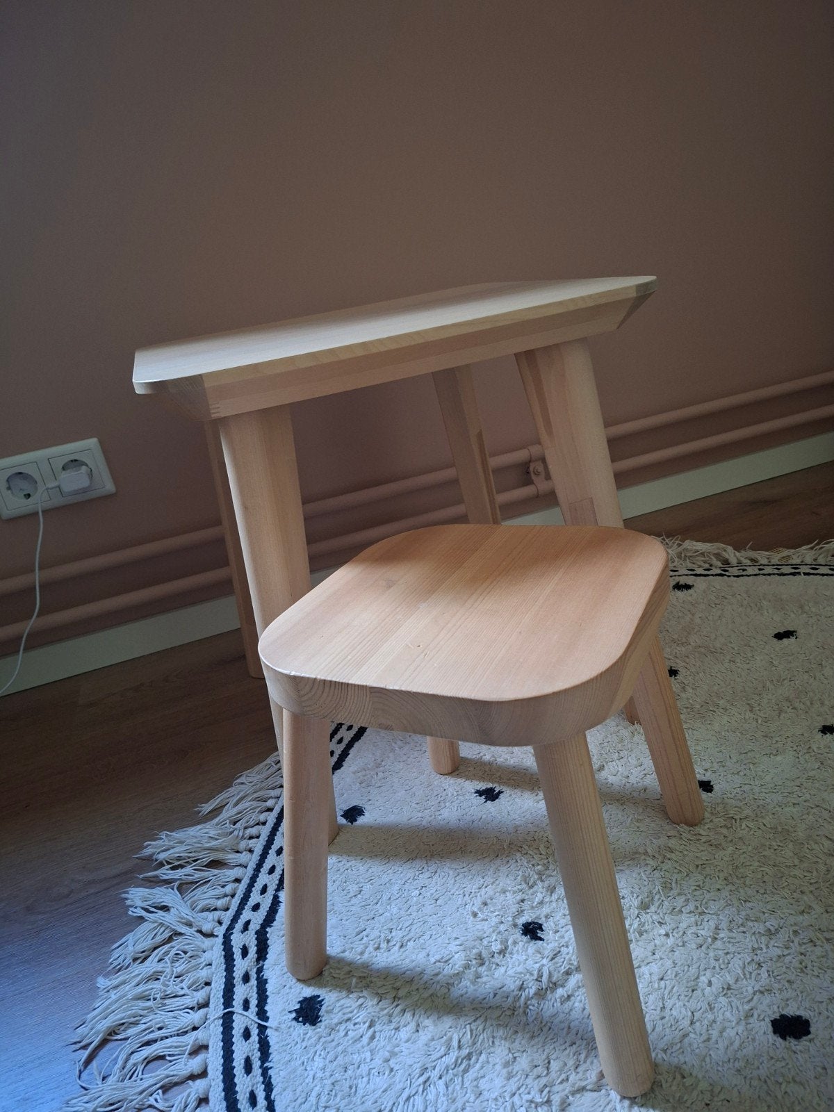 Houten krukje en tafeltje Ikea, Kinderen en Baby's, Kinderkamer | Tafels en Stoelen, Ophalen, Zo goed als nieuw