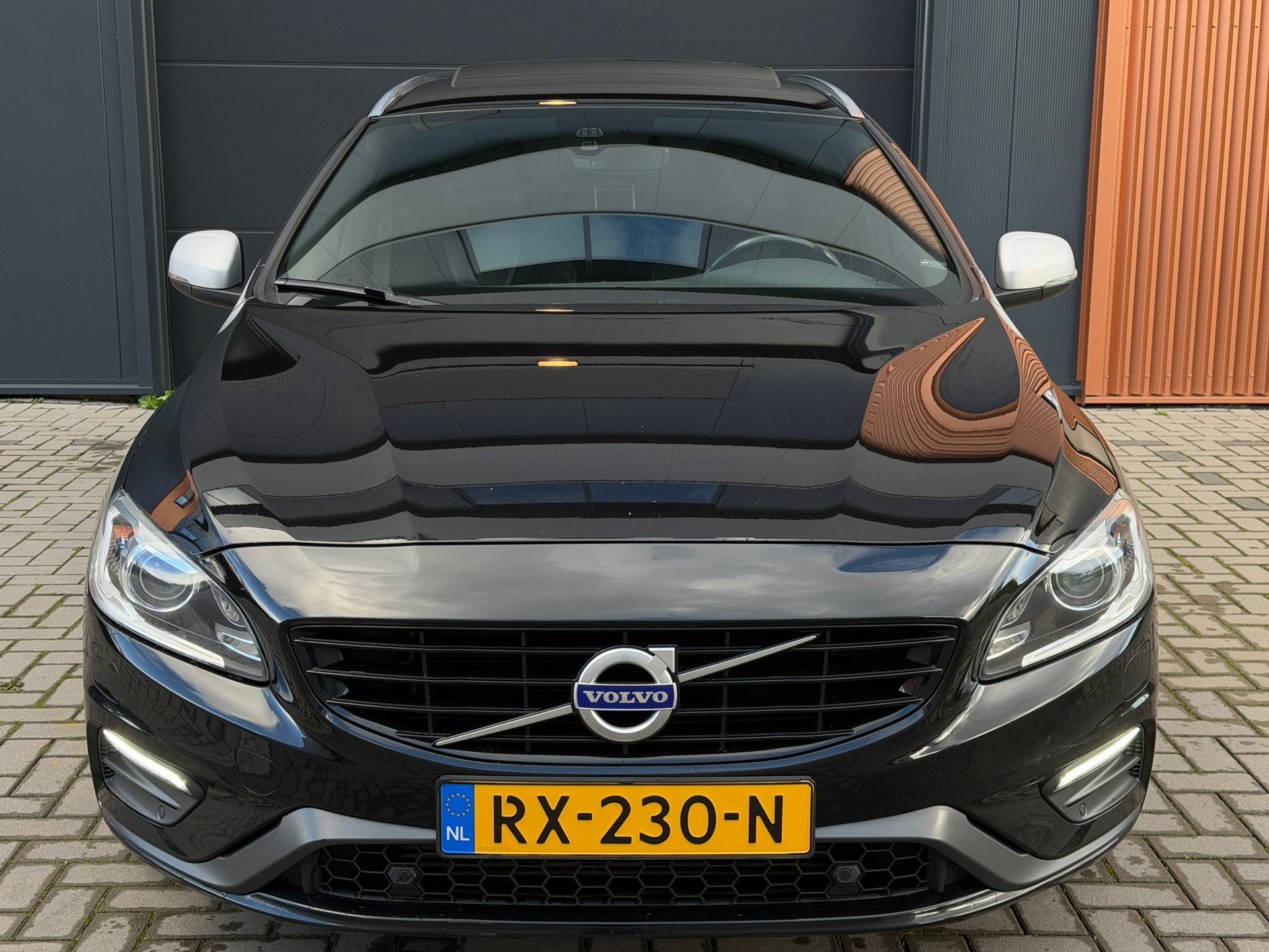 Volvo V60 2.0 D4 Business Sport R-Design|Standkachel|Pano|Ke, Euro 6, 1969 cc, Origineel Nederlands, Diesel