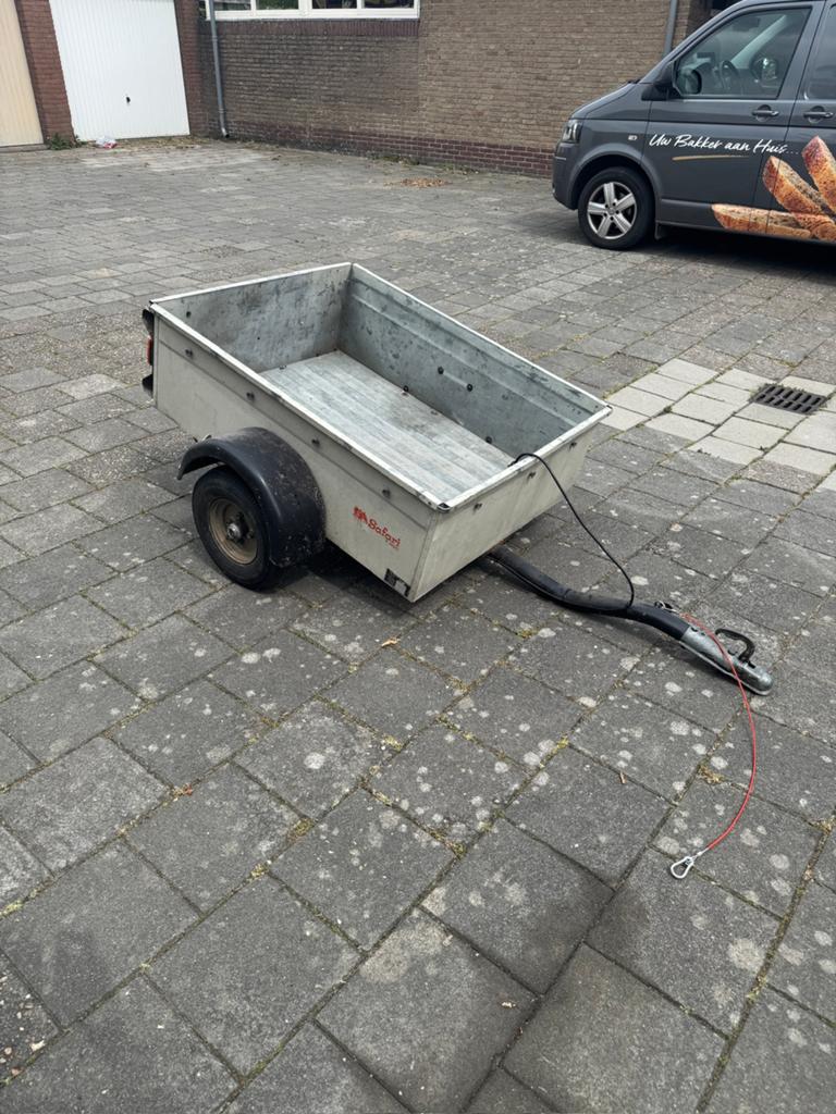 Kleine aanhanger, Ophalen, Zo goed als nieuw