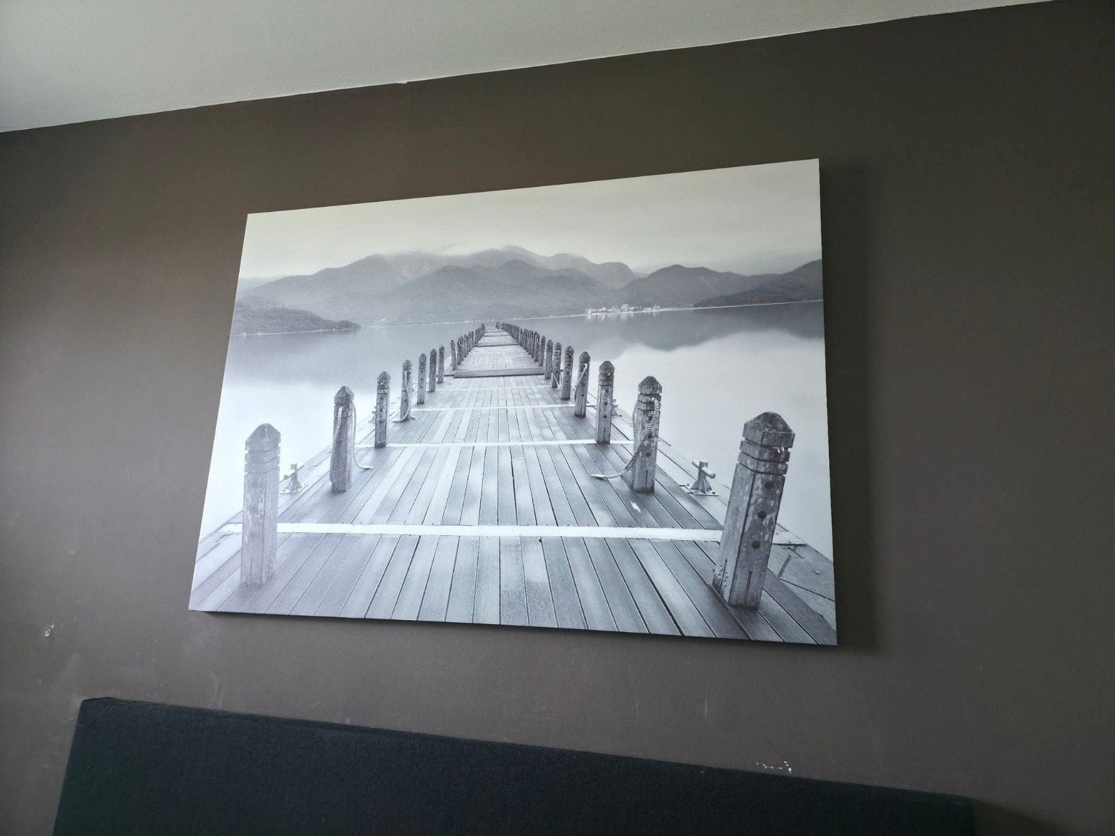 Groot canvas schilderij: Zwart-wit steiger aan het meer, Ophalen, 50 – 75, 100 tot 125 cm, Print