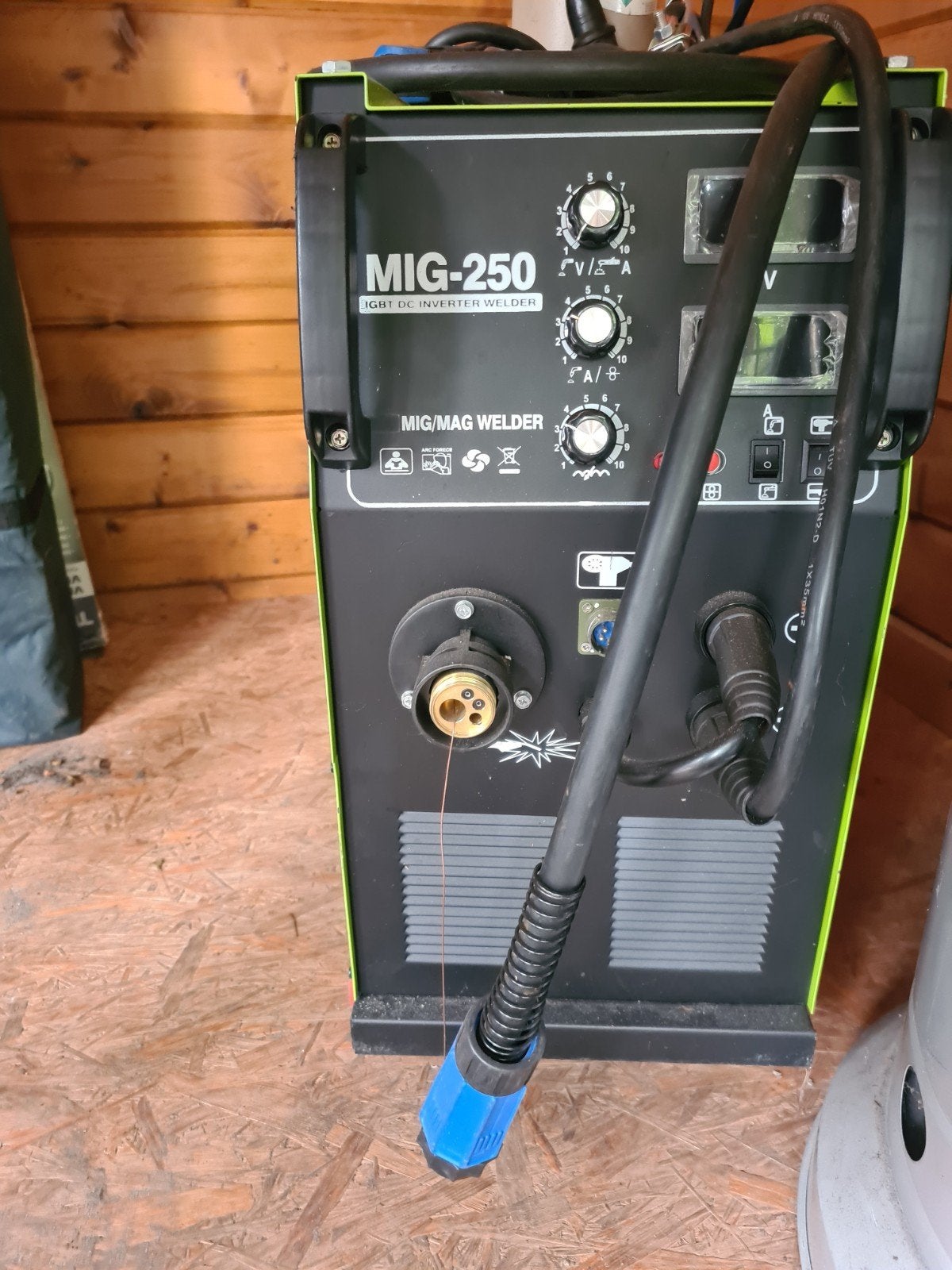 MIG-250 IGBT DC Inverter mig mag lasapparaat, Doe-het-zelf en Verbouw, Gereedschap | Lasapparaten, Ophalen, Zo goed als nieuw