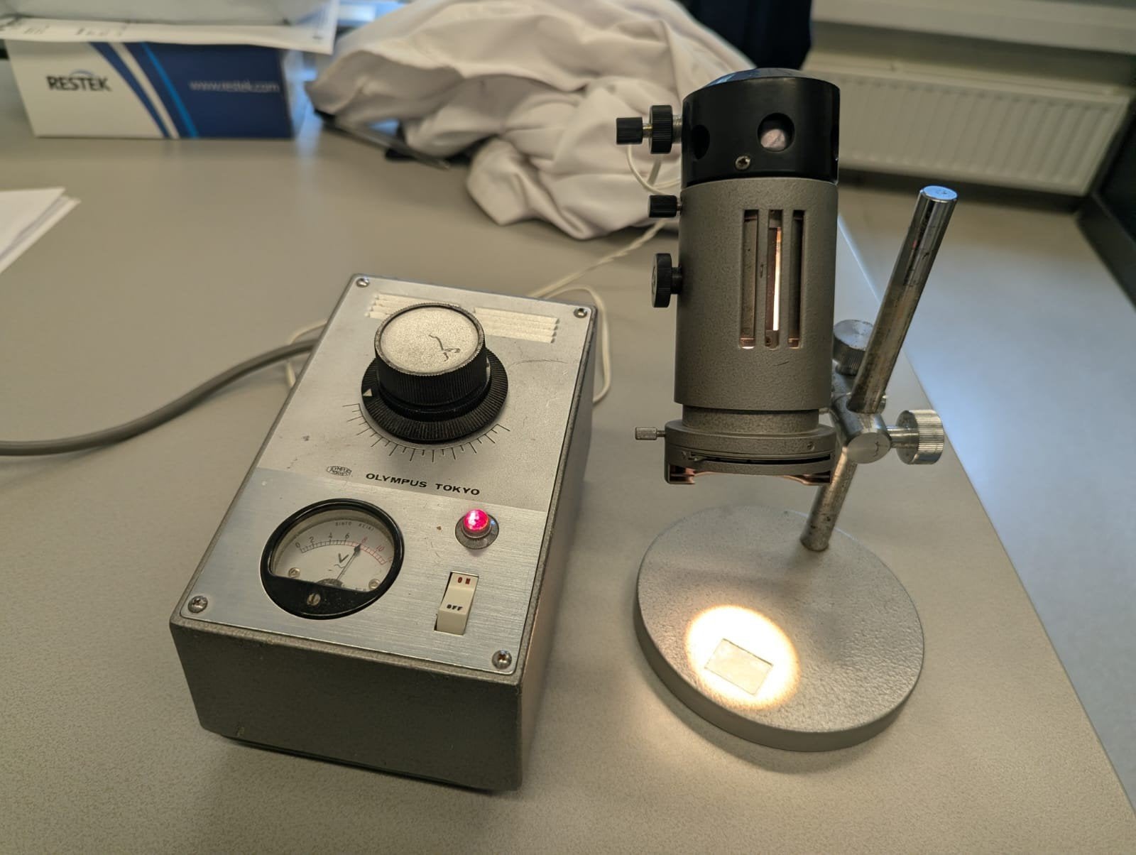 Vintage Olympus Tokyo TE-II verlichtingsset voor microscopen, Hobby en Vrije tijd, Elektronica-componenten, Ophalen of Verzenden
