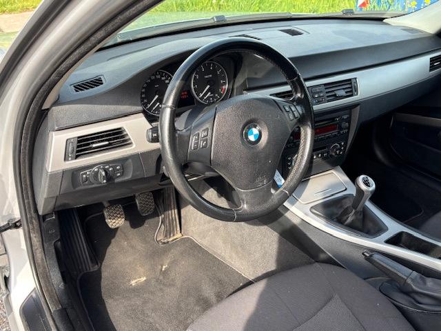 BMW 3-serie Touring 318i High Executive ECC Audio/CD Electri, 13 km/l, 4 cilinders, 129 pk, Parkeersensor