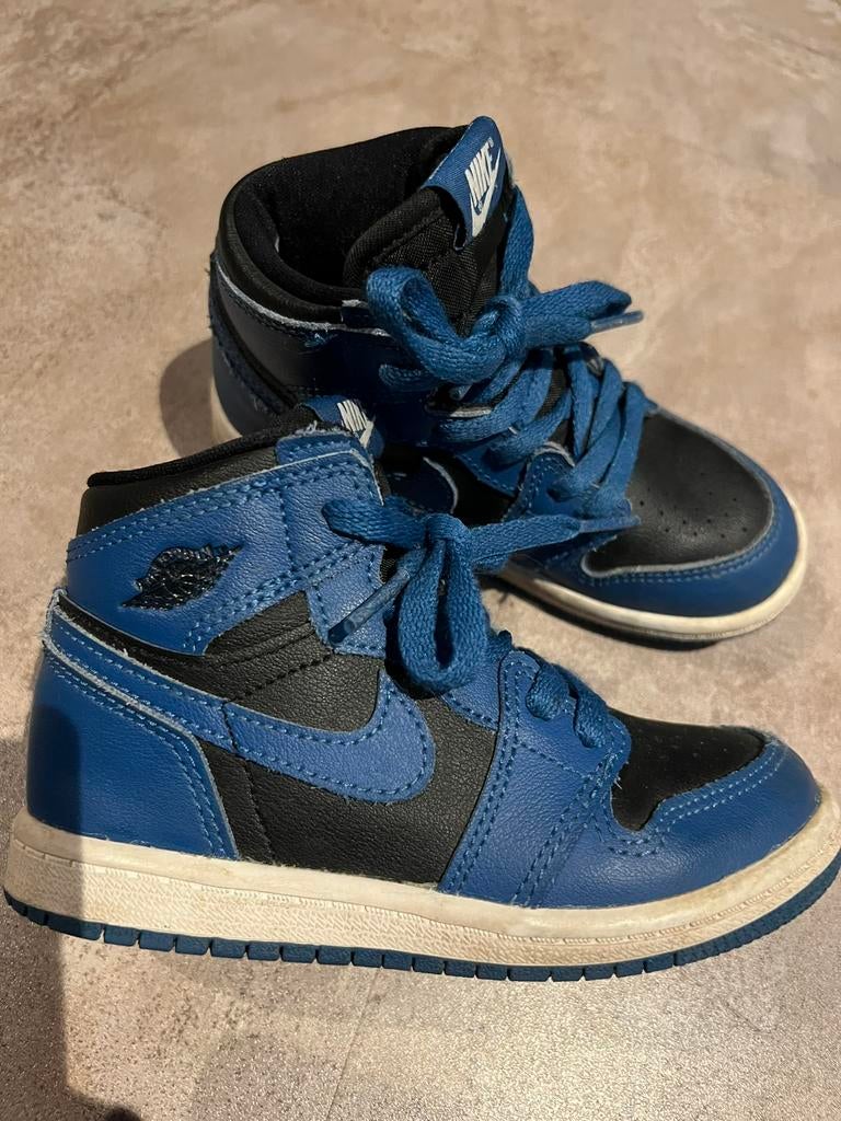 Nik air JORDAN sneakers maat 26 origineel zgan, Kinderen en Baby's, Kinderkleding | Schoenen en Sokken, Sportschoenen, Ophalen of Verzenden