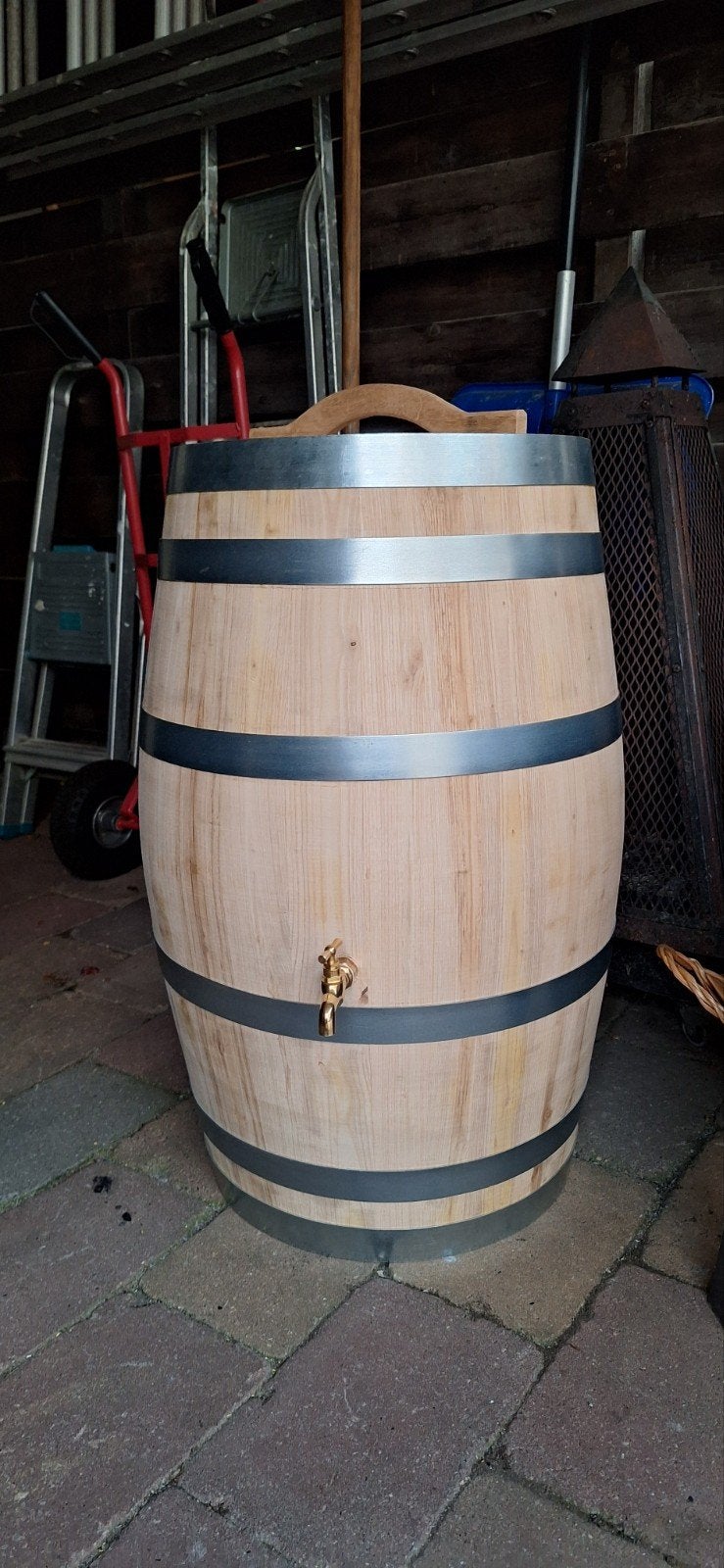Nieuwe 150L Kastanjehouten Regenton met Messing Kraan, Tuin en Terras, Regentonnen, Nieuw, Hout, 150 liter of meer, Met kraantje