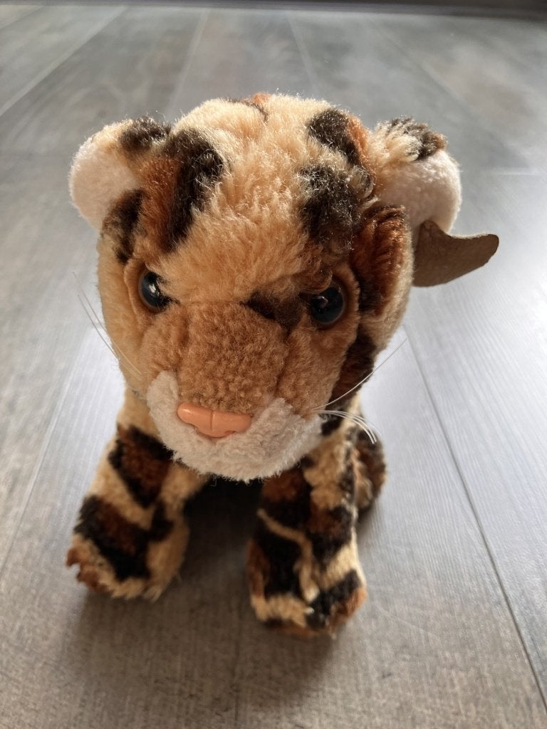 WWF gevlekt leeuwtje knuffel (17 cm), Overige merken, Ophalen of Verzenden, Zo goed als nieuw, Meerkleurig