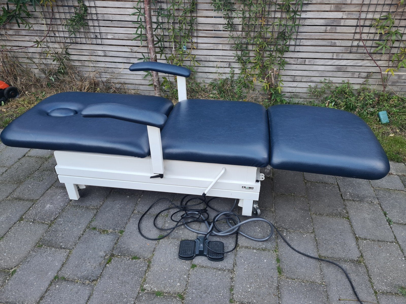 Zeer degelijke en professionele behandeltafel / massagetafel, Ophalen, Gebruikt, Massagetafel