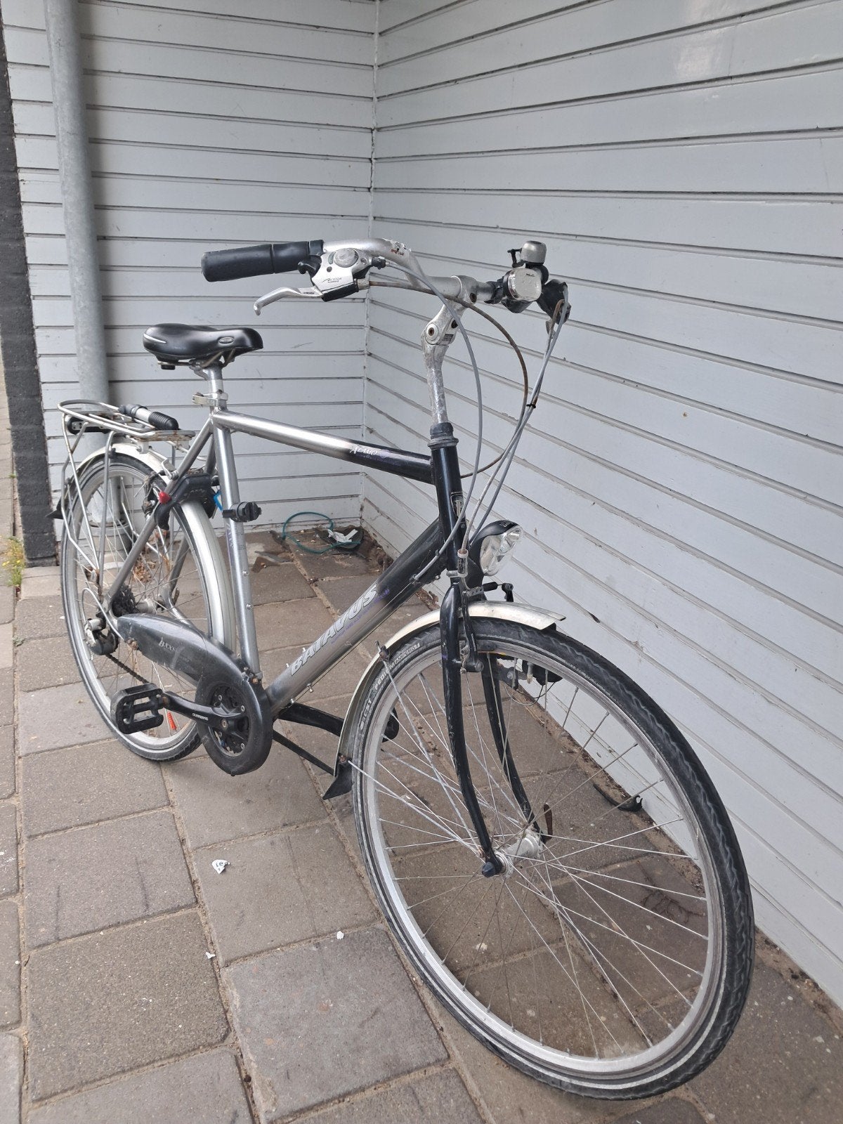 28 inch herenfiets met versnellingen - Klaar voor gebruik, Fietsen en Brommers, Fietsen | Driewielfietsen, Ophalen, Gebruikt, Velgrem