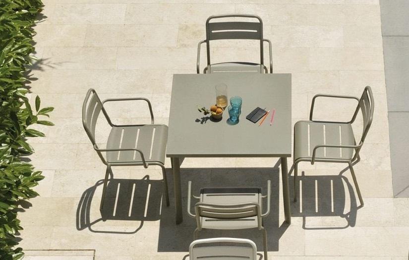 EMU Star tuinset: tafel + 2x tuinstoel; zo goed als nieuw!, Tuin en Terras, Ophalen, Zo goed als nieuw, Metaal, Stapelbaar
