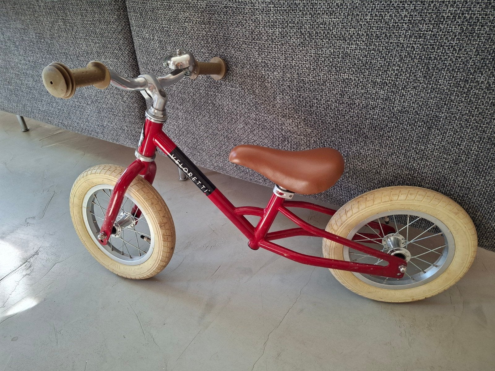 Veloretti loopfiets rood tricycle, Fietsen en Brommers, Fietsen | Kinderfietsjes, Gebruikt, Ophalen