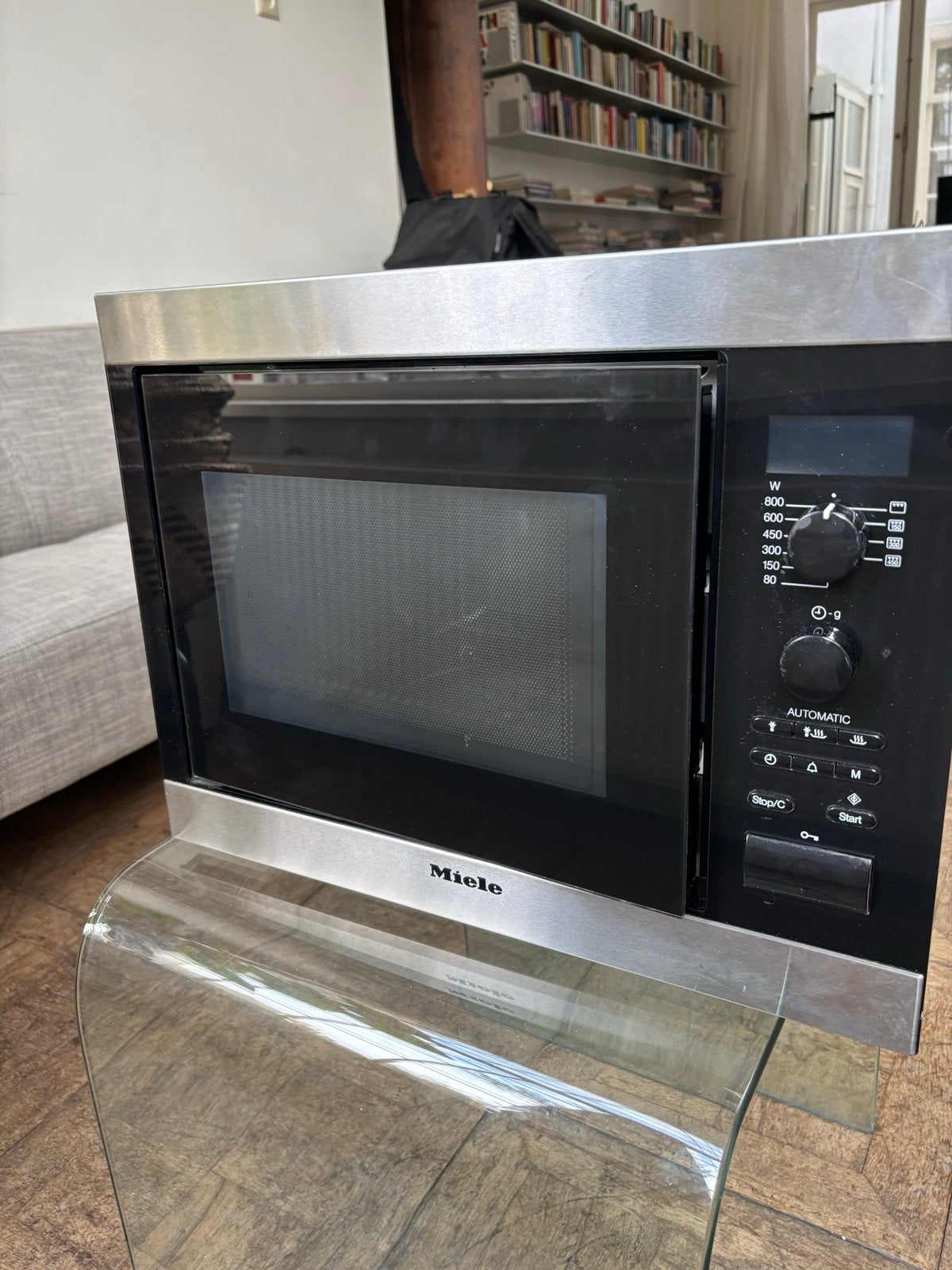 Miele Vrijstaande Magnetron met Binnen Schaal, Ophalen, Gebruikt, Magnetron, Draaiplateau