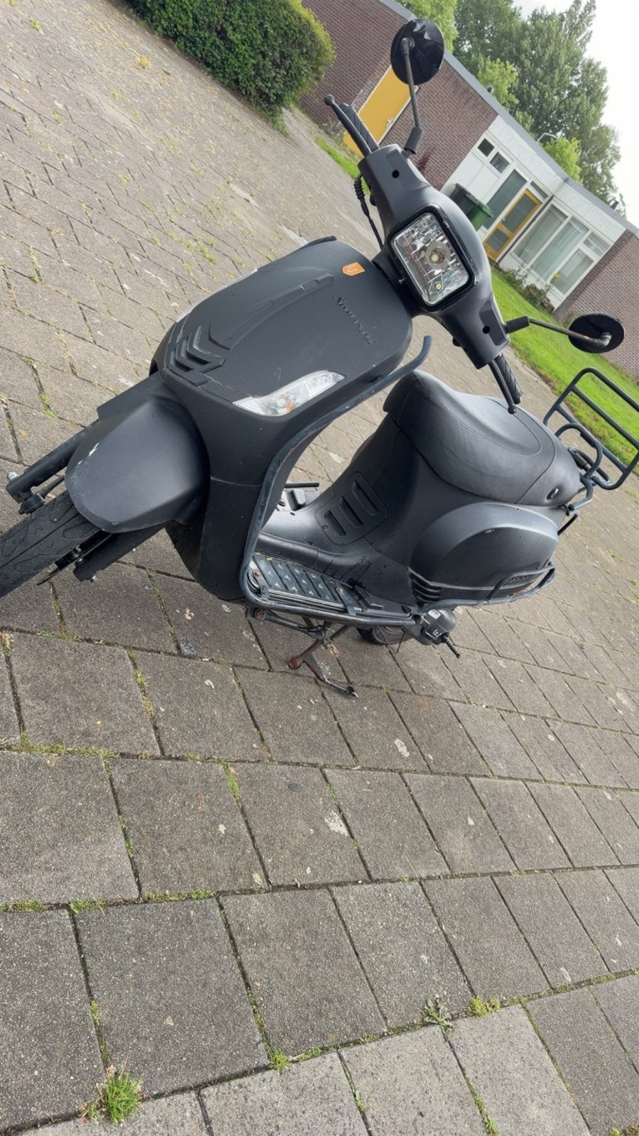 La souris sourini 2022 - nette scooter 8314KM