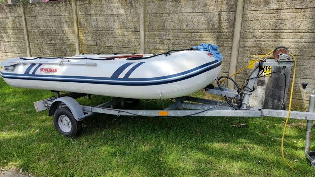 Suzuki rubberboot + trailer + 6PK Suzuki buitenboordmotor, Ophalen, Aluminium, Suzumar, Zo goed als nieuw
