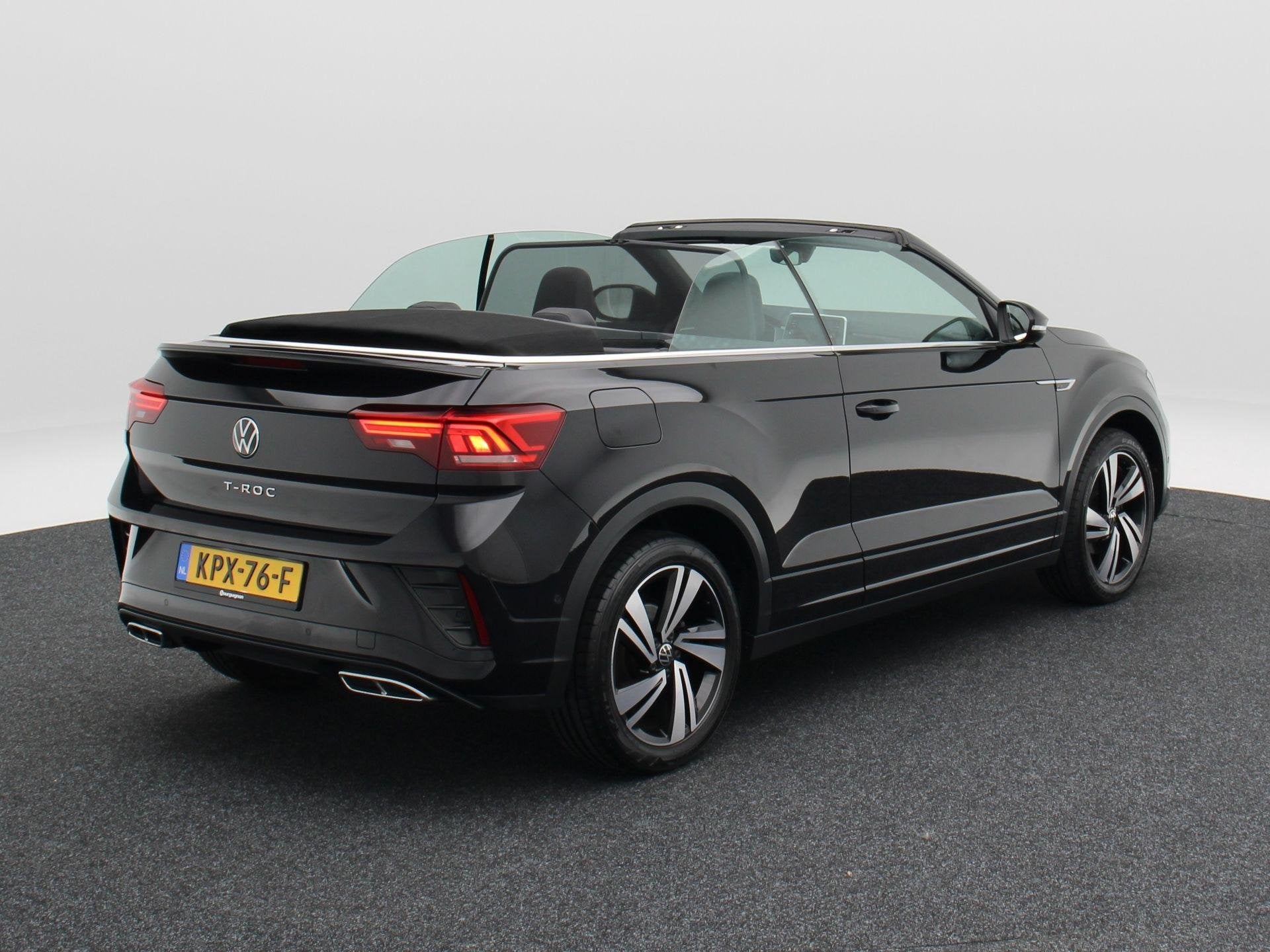 Volkswagen T-Roc Cabrio 1.5 TSi 150 Pk Automaat R-Line | Sto, Auto's, Volkswagen, 4 cilinders, 4 stoelen, Zwart, Bedrijf