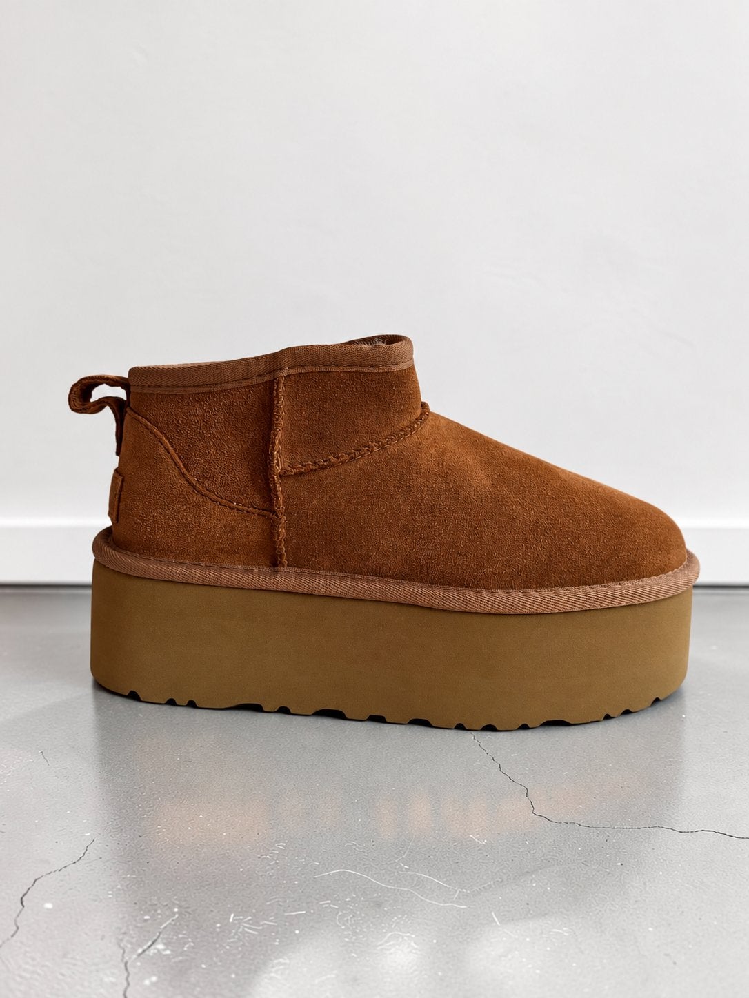 UGG Classic Ultra Mini Platform Chestnut 38 camel boots, Kleding | Dames, Bruin, Lage of Enkellaarzen, Nieuw, Ophalen of Verzenden