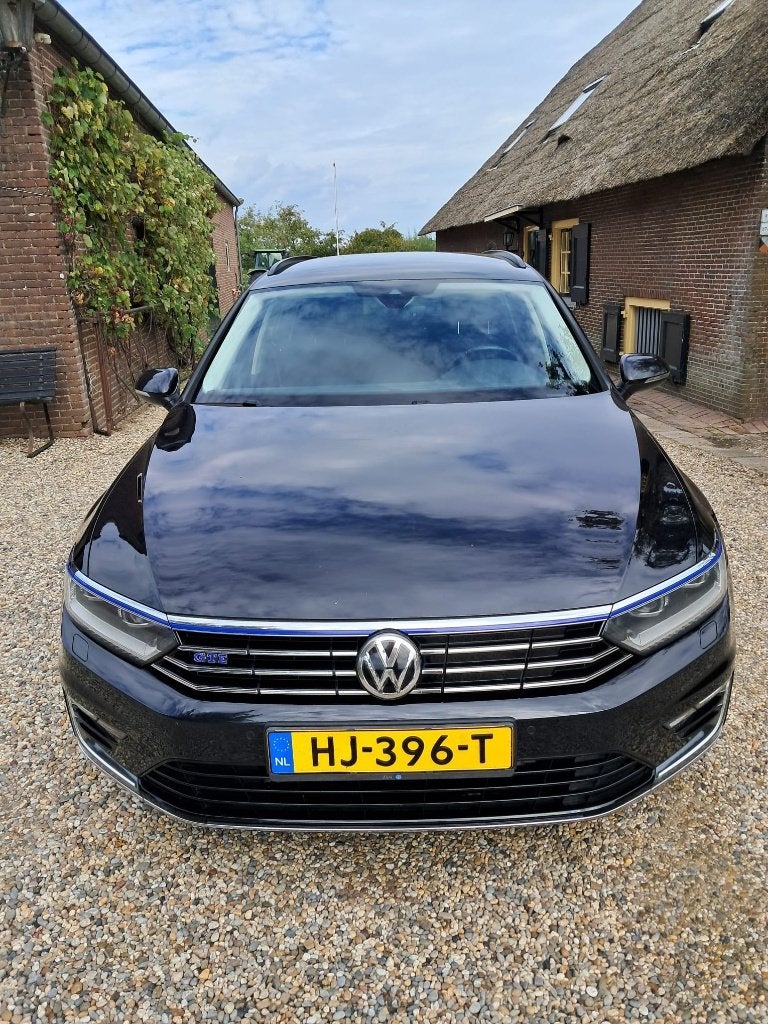 Volkswagen Passat 1.4 TSI Phev 218pk 6-DSG 2015 Zwart, Stof, Plug-in hybride, 1600 kg, 93 €/maand