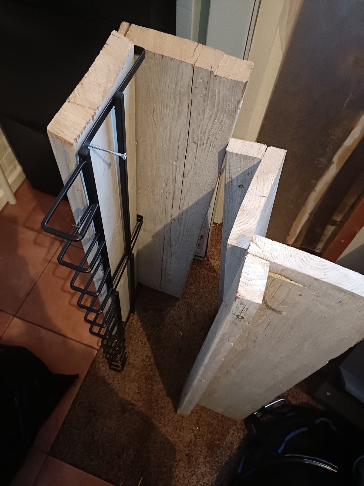 Gratis 4 steigerhouten planken. Kapstok kan er makkelijk af, Doe-het-zelf en Verbouw, Hout en Planken, Ophalen, Gebruikt, Minder dan 25 mm
