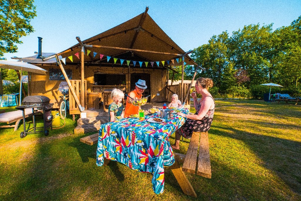 Last minute Glamping zomervakantie op 5* Resort in Twente, Vakantie, Eigenaar