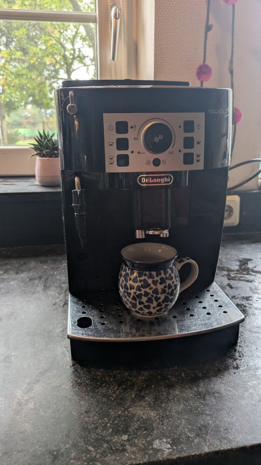 DeLonghi Magnifica S, Ophalen, Espresso apparaat, Koffiebonen, Zo goed als nieuw