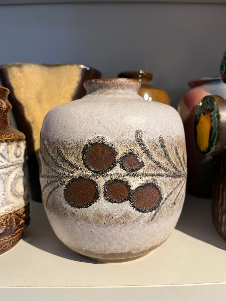 Oost-Duitse vaas Strehla, Overige kleuren, Aardewerk of Porselein, Ophalen of Verzenden, Zo goed als nieuw