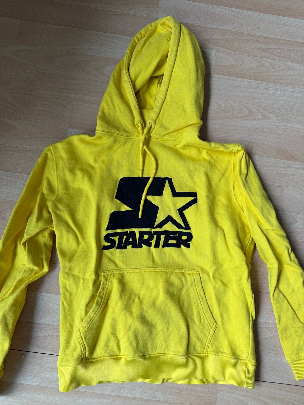 Starter hoodie geel met zwart logo maat S, Ophalen of Verzenden, Gedragen, Maat 48/50 (M), Geel