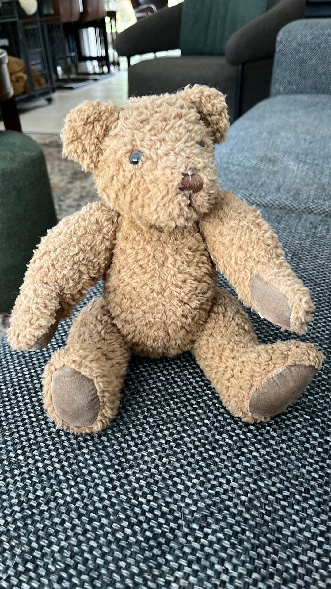 Oude beer. 28 cm hoog, Verzamelen, Beren en Cherished Teddies, Ophalen of Verzenden, Gebruikt, Stoffen beer, Overige merken