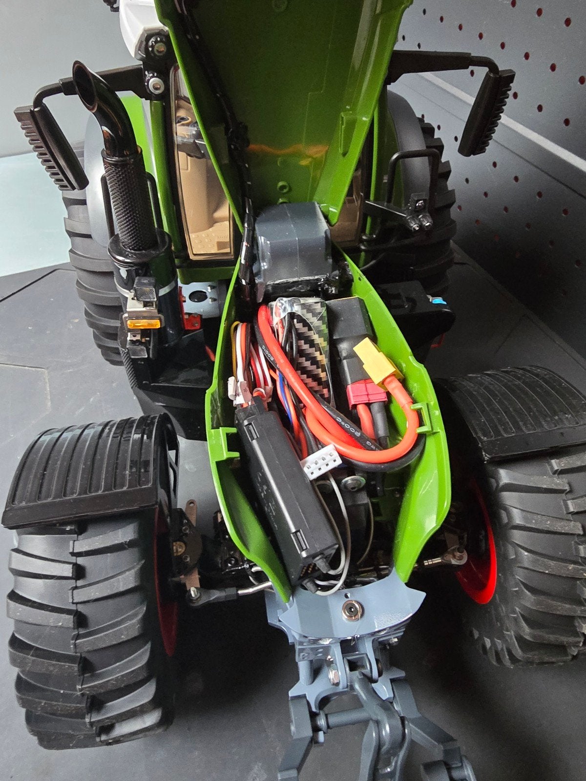 RC Fendt 1050 lesu rtr Tractor + hydraulische Lesu Kipper:, Auto offroad, Nieuw, Schaal 1:16, RTR (Ready to Run)