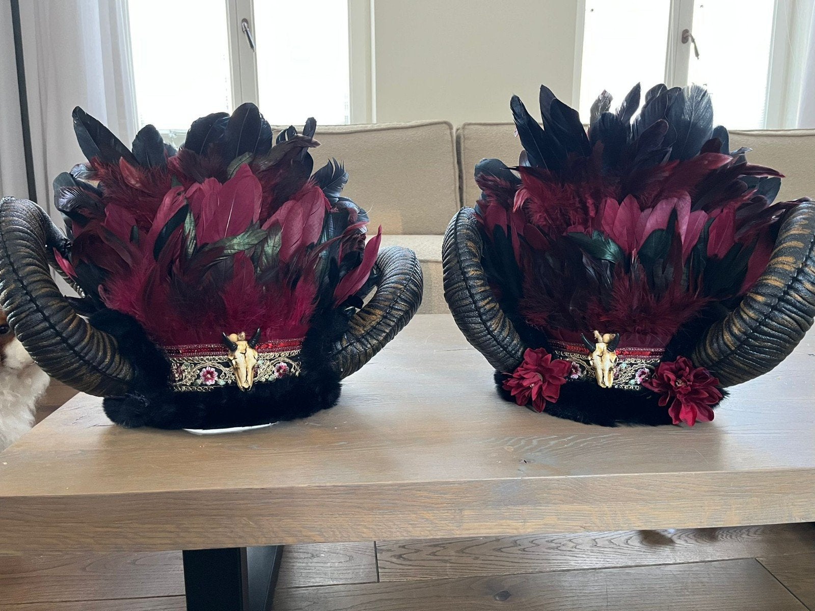 Handgemaakte Dames en Heren Tooi met Hoorns en Veren, Ophalen of Verzenden, Nieuw