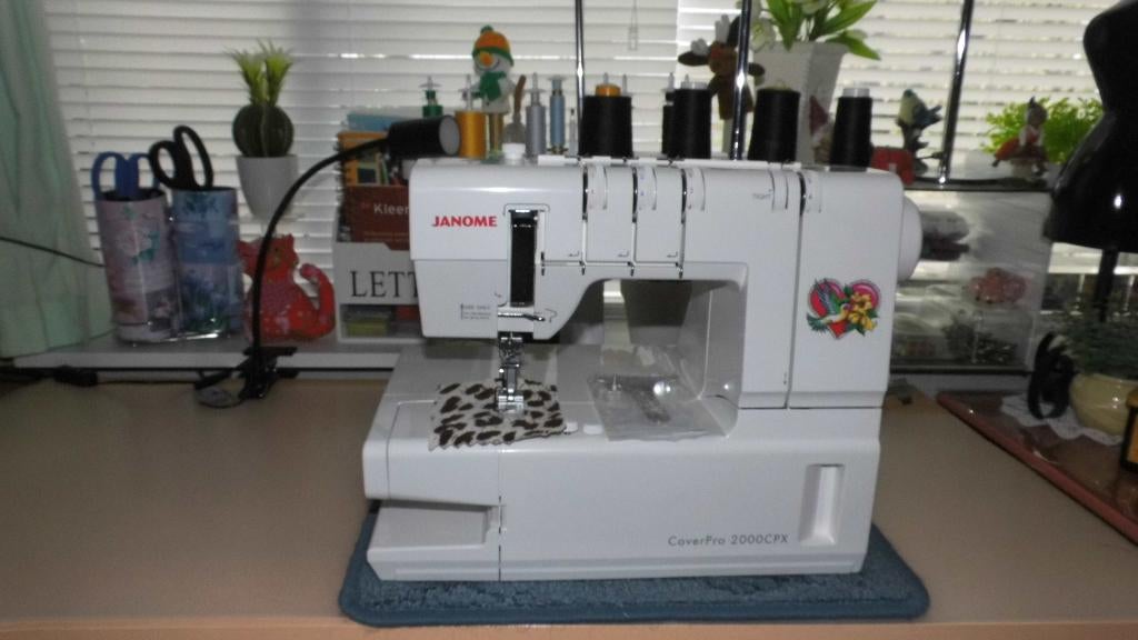 MOOIE ZEER KRACHTIGE JANOME COVERSTITCHMACHINE, Ophalen of Verzenden, Zo goed als nieuw, Naaimachine, Janome