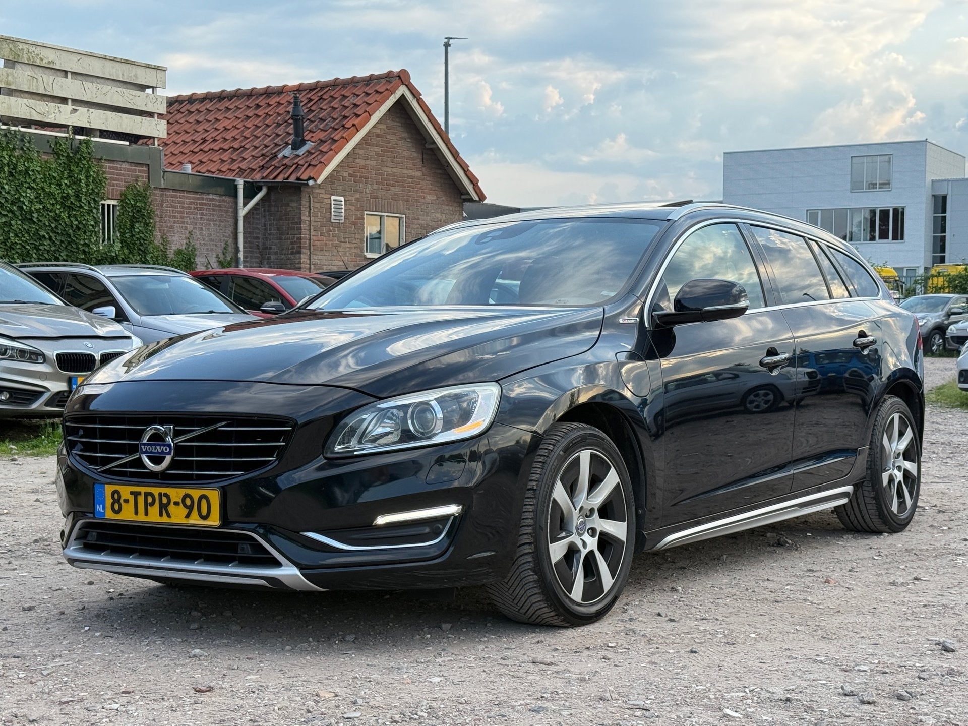 Volvo V60 2.4 D6 AWD Plug-In Hybrid Summum/DAK/LED, Auto's, Volvo, Automaat, Zwart, Vierwielaandrijving, Automatische klimaatregeling