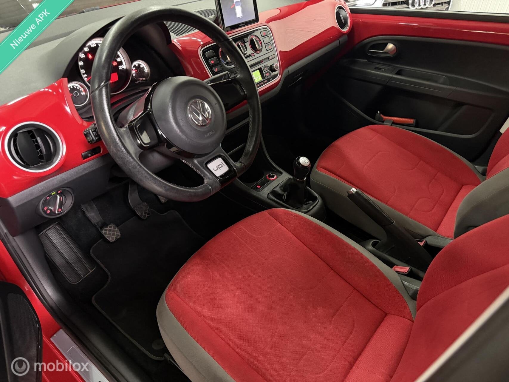 Volkswagen Up! 1.0 cross up!|Airco|Cruise|Stoel vw|Bluetooth, Euro 5, Gebruikt, 4 stoelen, Origineel Nederlands