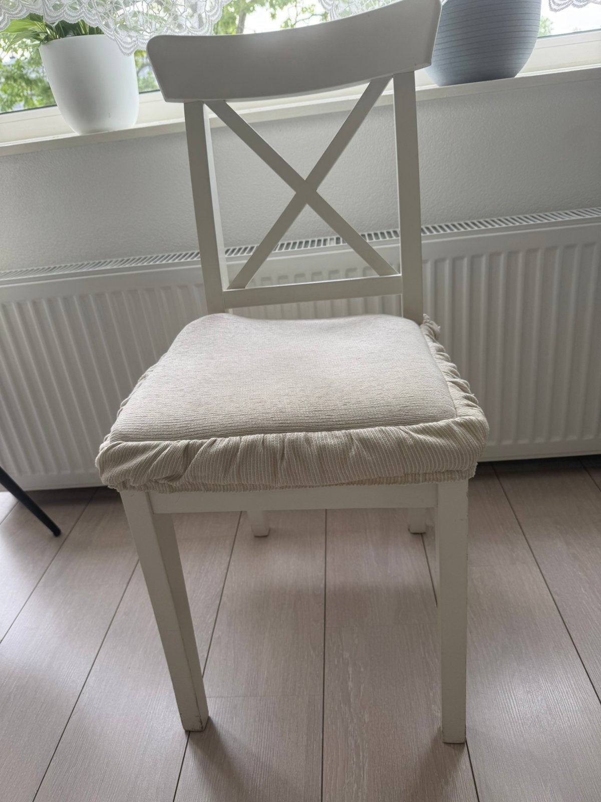 prachtige stoel gemaakt van massief hout € 20.00, Vacatures, 33 - 40 uur, Overige niveaus, Overige vormen