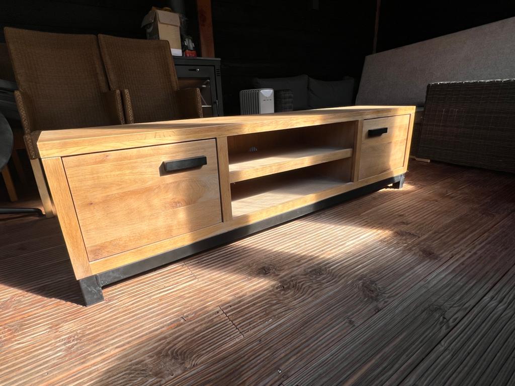 Goossens TV meubel Sans, echte eiken, 180x50x40 cm, Ophalen, 150 tot 200 cm, Zo goed als nieuw, Minder dan 100 cm