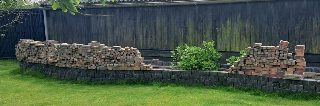 Waaltjes/klinkers rood, gratis af te halen !, Tuin en Terras, Tegels en Klinkers, Ophalen, Beton, Klinkers
