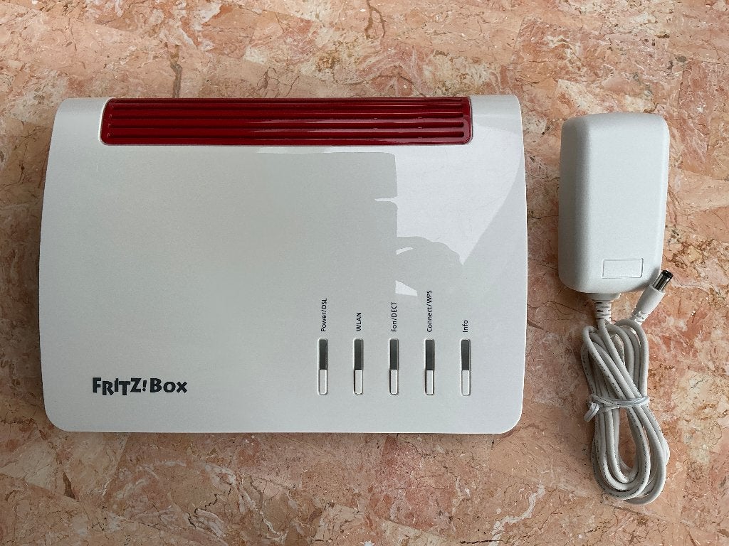 fritz!box 7590 wifi 5 mesch router/modem, Ophalen of Verzenden, Zo goed als nieuw, Router met modem, FritzBox Fritz!Box