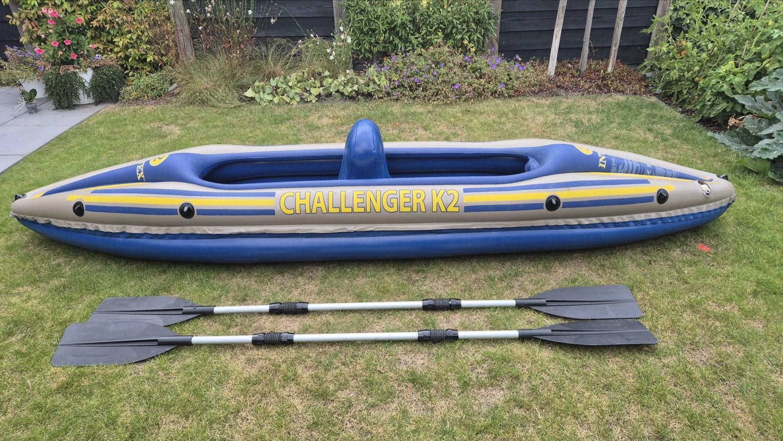 Intex Challenger K2 opblaasbare kajak met peddels en pomp, Ophalen, Opblaasbaar, Gebruikt, 2-persoons